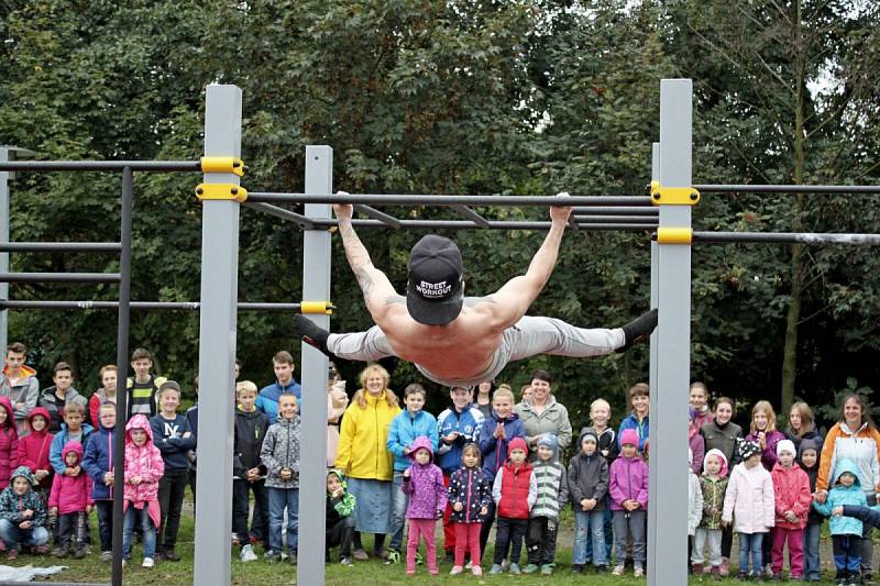 Nové workoutové cvičiště za velehradskou školou