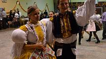 K tanci v Březolupech vyhrávala Staroměstská kapela a Bálešáci.