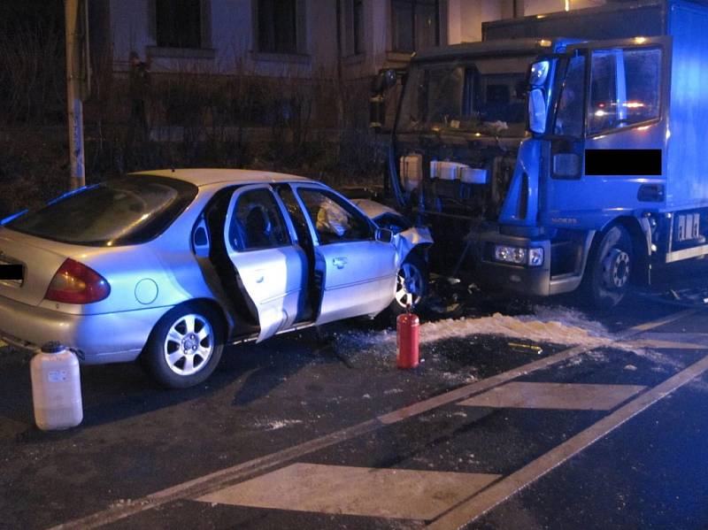 Žena v Uherském Brodě zranila sebe i své spolujezdkyně.