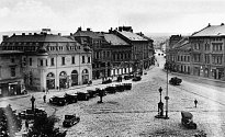 Masarykovo náměstí a pohled do Havlíčkovy ulice v Uherském Hradišti kolem roku 1930
