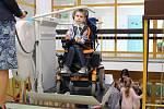 Mezi prvňáčky ve Vlčnově se letos zařadil také šestiletý Matyáš Horák, který je odkázán na invalidní vozík. Jeho nástupu se tamější škola přizpůsobila potřebnými úpravami svých prostor. 