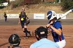 Softbalistky Snails Kunovice (v modrožlutém) nestačily na Ledenice, v semifinále jim podlehly 0:3 na zápasy.