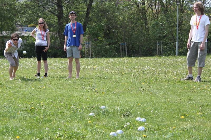 Časné odpoledne využili vysokoškoláci k výměně zkušeností i ke sportovním aktivitám. 