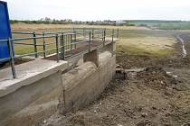 Povodí Moravy zahájilo práce na obnově vodní nádrže Gramanec.