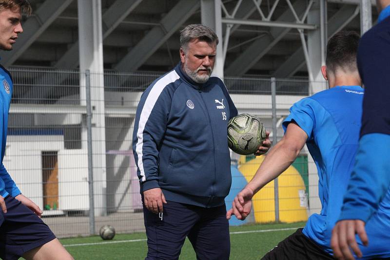 Trenér Jiří Saňák skončil ve Slovácku a vrací se zpátky do Olomouce.