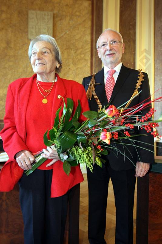 Dana Zátopková na radnici v Uherském Hradišti.