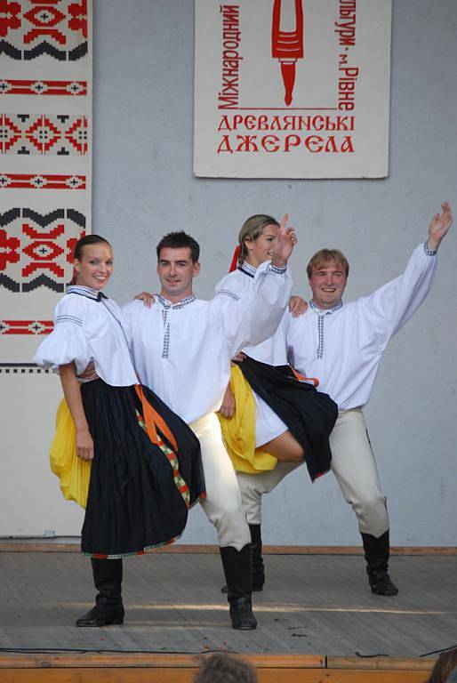 Kunovický soubor Handrlák reprezentoval na Ukrajině.