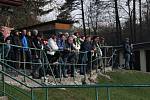 Fotbalisté vedoucích Osvětiman (červené dresy) v 18. kole krajské I. A třídy skupiny B porazili Šumice 2:0.