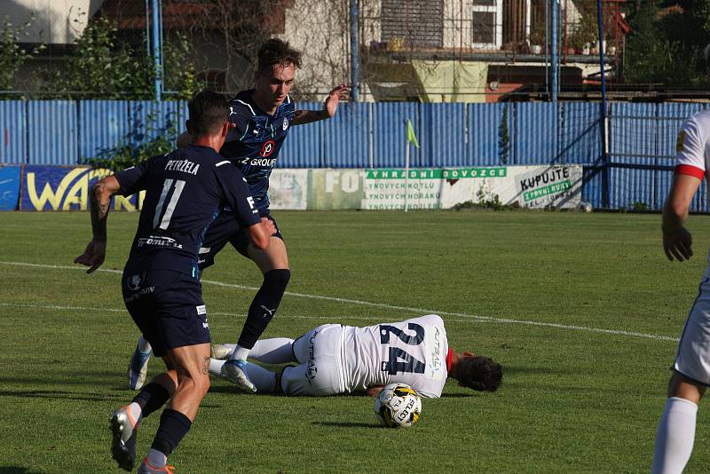 Fotbalisté Slovácka (modré dresy) v úterním přípravném zápase zdolali Zlaté Moravce 1:0.