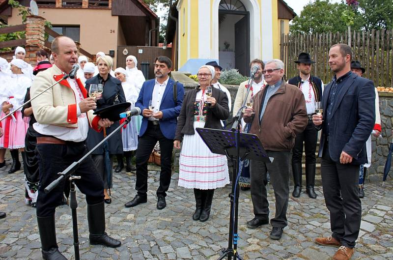 Na Modré se v sobotu uskutečnil 20. ročník Modřanského vinobraní. A stál za to.