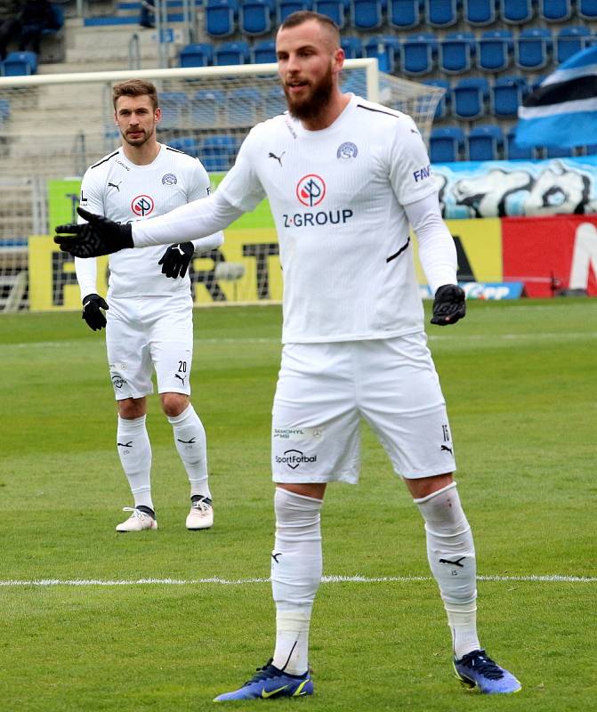 Fotbalisté Slovácka (bílé dresy) se ve 27. kole FORTUNA:LIGY utkali se Sigmou Olomouc.