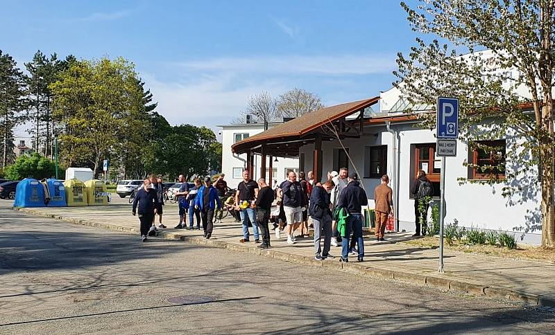 Fotbaloví fanoušci se také v Uherském Hradišti vrátili na ligový stadion.