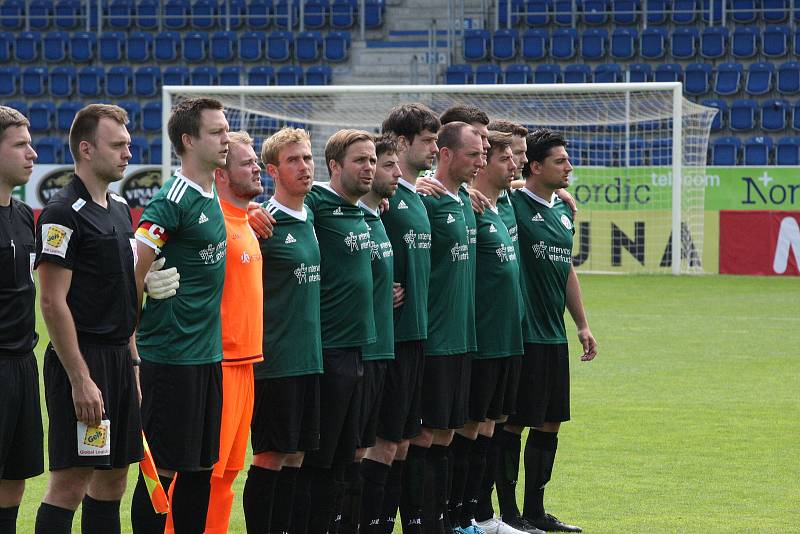 Tým FC Vinaři České republiky (bílé dresy) se dostal na domácím mistrovství Evropy ve fotbale až do finále, když Německo porazil na penalty.