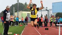 Závodníci z patnácti škol z celého okresu se na atletické stadionu v Uherském Hradišti utkali na 16. ročníku atletického čtyřboje „O pohár starosty města Uherské Hradiště.