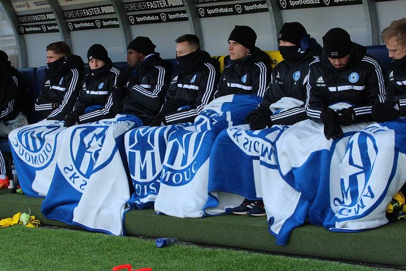 Fotbalisté Slovácka (bílé dresy) se v 18. kole FORTUNA:LIGY  doma utkali se Sigmou Olomouc.