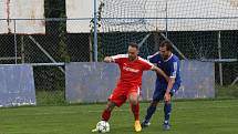 Fotbalisté Kunovic (v modrých dresech)  v 5. kole I. A třídy skupiny odlehli favorizovaným Osvětimanům 2:4.