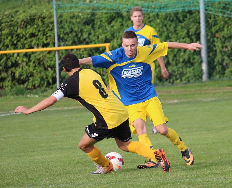 Slavkovský Marek Mančík (č. 11) přispěl k výhře svého týmu v Sušicích jednou brankou, v 62. minutě zpečetil výsledek na konečných 1:4.