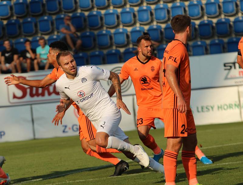 Fotbalisté Slovácka (v bílých dresech) v 8. kole FORTUNA:LIGY hostili Mladou Boleslav.