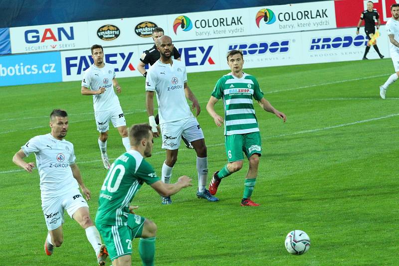 Fotbalisté Slovácka (v bílých dresech) se ve 32. kole FORTUNA:LIGY utkali s pražskými Bohemians.