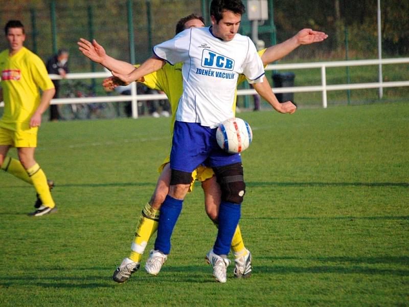 Fotbalisté Starého města zaznamenali v okresní soutěži svou čtvrtou výhru v ročníku, když v domácím prostředí přehráli Horní Němčí 4:1.