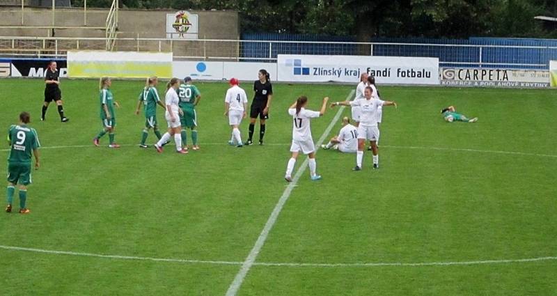 1. FC Slovácko - FK Bohemians Praha 2:1 (0:0).