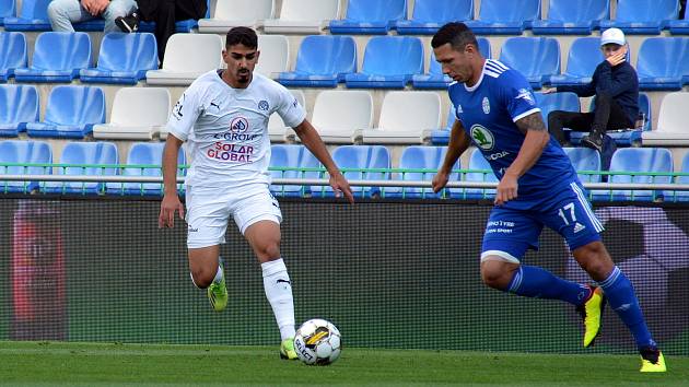 Fotbalisté Slovácka (bílé dresy) se v 8. kole FORTUNA:LIGY představili na hřišti Mladé Boleslavi.