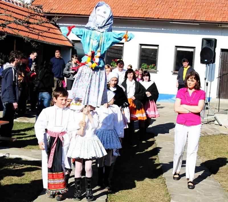 Zlatým hřebem nedělního programu bylo loučení se zimou.