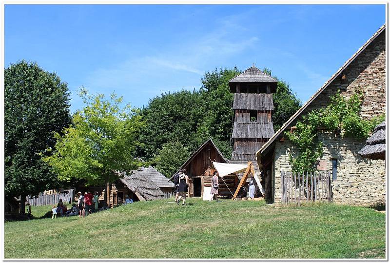 Archeoskanzen Modrá žil Nocí Slunce a Ohně