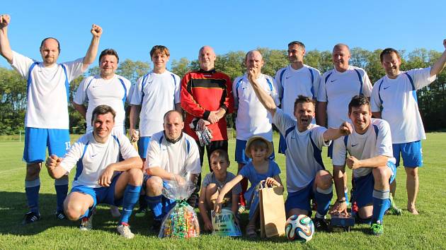 Šuhaj Cup 2015. Fotbalový turnaj internacionálů v Ostrožské Lhotě: vítězné fotbalové mužstvo z Pitína.