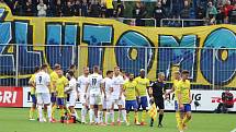 Sobotní derby v Uherském Hradišti opanovalo domácí Slovácko (bílé dresy), které zvítězilo nad Zlínem 3:0.