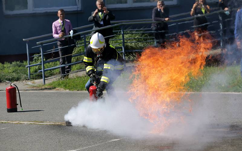 Nové možnosti dezinfekce a nové hasební možnosti při ukázkách na konferenci CrisCon 2020.