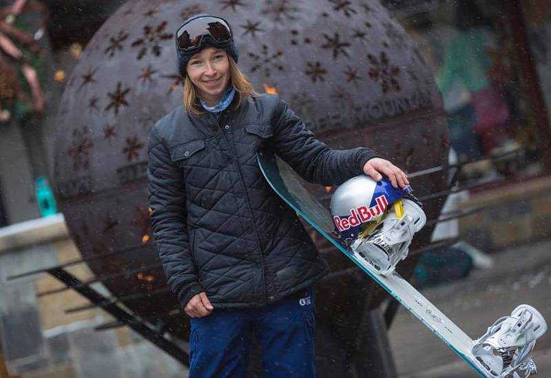 Česká reprezentantka na snowboardu Šárka Pančochová, která pochází z Uherského Brodu, se připravuje na třetí olympijské hry. V jihokorejském Pchjongčchangu bude startovat hned ve dvou disciplínách.