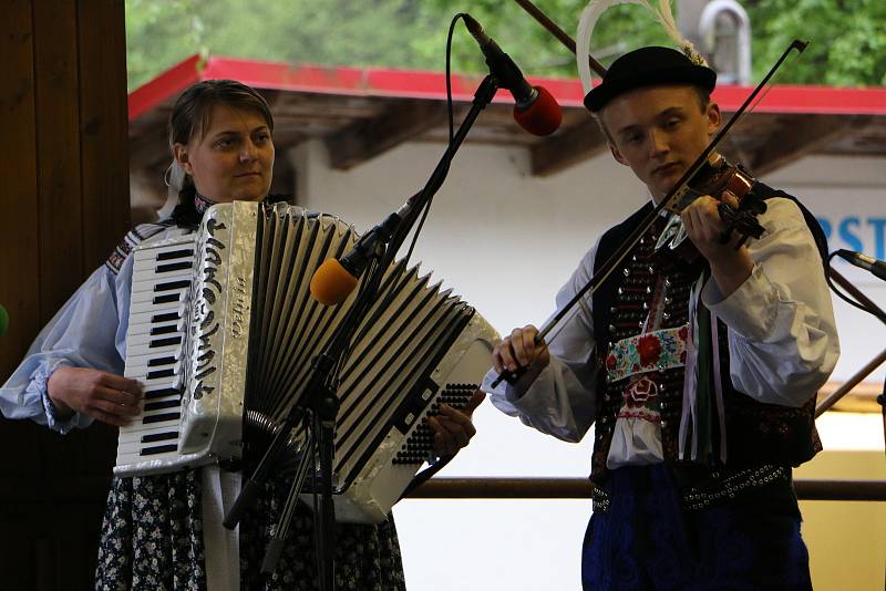 Mikroregion Bílé Karpaty slavil své 10. jubileum ve starohrozenkovském amfiteátru.