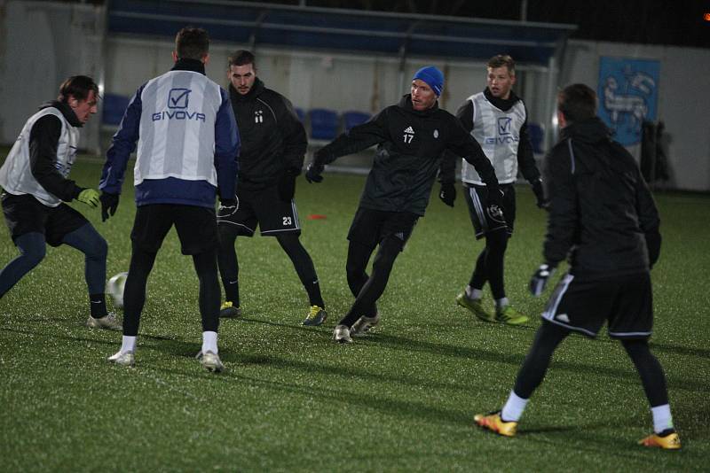 S fotbalisty divizního Strání trénuje bývalý ligový hráč Zlína, Mladé Boleslavi nebo Karviné Tomáš Janíček.