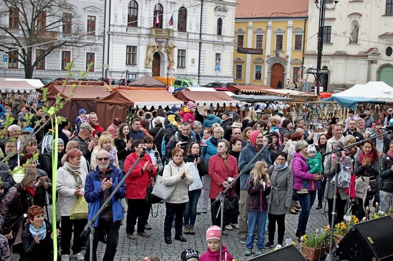 NA TRHU. Velikonoční jarmark v Hradišti, tradiční a hlavně otevřený všem.  