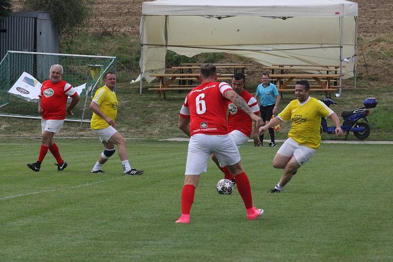 Fotbalisté Polešovic si na oslavy výročí 90 let pozvali Mercedes tým Petra Švancary.