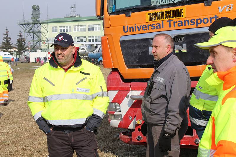 Naganský expres se přesunul do Leteckého muzea v Kunovicích. Legendární letoun Tupolev TU 154M před dvaceti lety dopravil domů zlaté hokejisty z olympiády v Naganu.