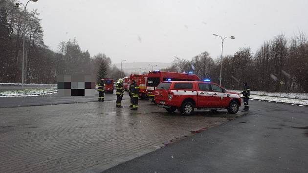 Po ženě pátrají na Slovácku policisté a šedesát hasičů