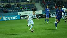 David Machalík (v bílém) v zápase 1. FC Slovácko - Slavia Praha.