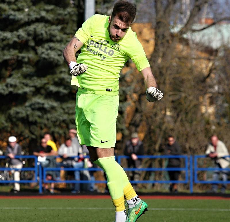 Fotbalisté Uherského Brodu (v červených dresech) v 17. kole Fortuna MSFL remizovali s Kroměříží 1:1.