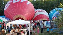 Třináct horkovzdušných plavidel vzlétlo v sobotou z Balon Centra v Břestku.