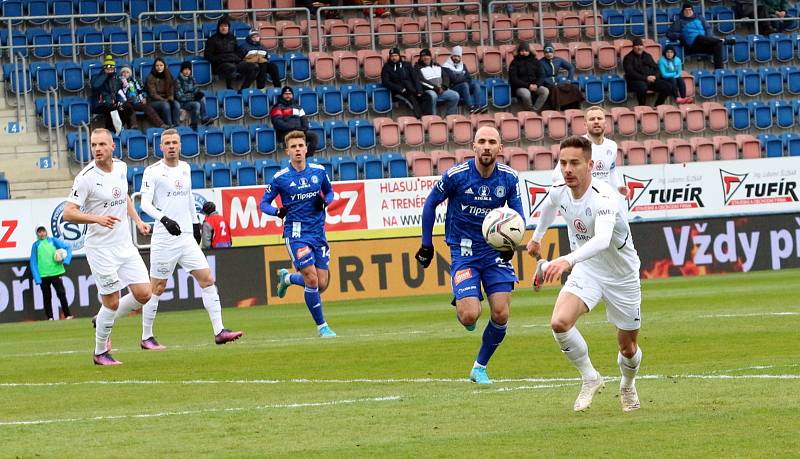 Fotbalisté Slovácka (bílé dresy) se ve 27. kole FORTUNA:LIGY utkali se Sigmou Olomouc.