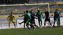 Starší dorostenci Slovácka (modré dresy) v úterní dohrávce 18. kola I. Celostátní ligy remizovali na Širůchu ve Starém Městě s Karvinou 1:1.