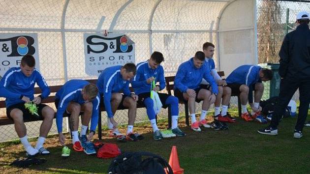 Fotbalisté  Slovácka na soustředění v Turecku absolvovali už několik tréninků a jeden přípravný zápas. Foto: www.fcslovacko.cz