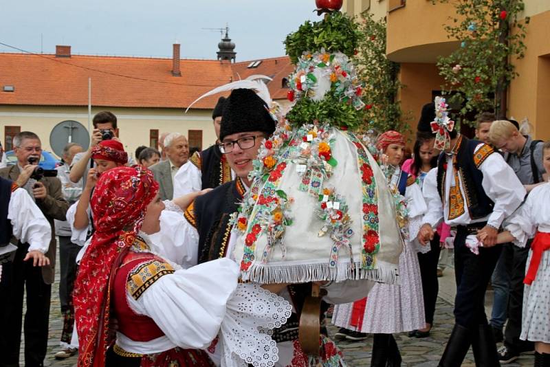 Velehradská rarita. Stárci si zajezdili na koloběžkách