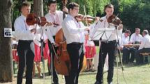 Slavnostní koncert i s hosty z folklorního souboru Horněmčí a dechové hudby Miločanky odehrála k jubilejnímu 130. výročí od svého založení dechová hudba Horněmčanka v místním parku U Letadla.