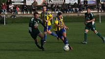 Fotbalisté Nivnice (zelené dresy) v 10. kole krajské I. A třídy skupiny B doma zdolali Buchlovice 2:0.