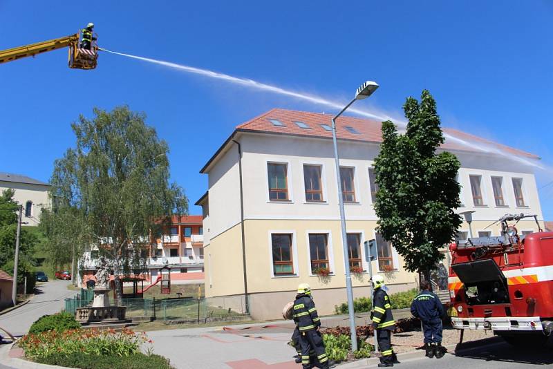 Simulovaný zásah Sboru dobrovolných hasičů v Pitíně.