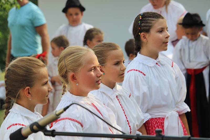 Na svatojakubské hody ve Vlčnově opět rozezněly areál Vlčnovských búd zpěvné hlasy folklorních sborů.