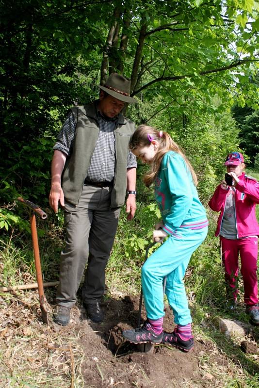 DEN S LESÁKY. Osmého ročníku Dne s Lesy ČR se zúčastnilo 168 žáků z šesti základních škol v okruhu působnosti Lesní správy Buchlovice.